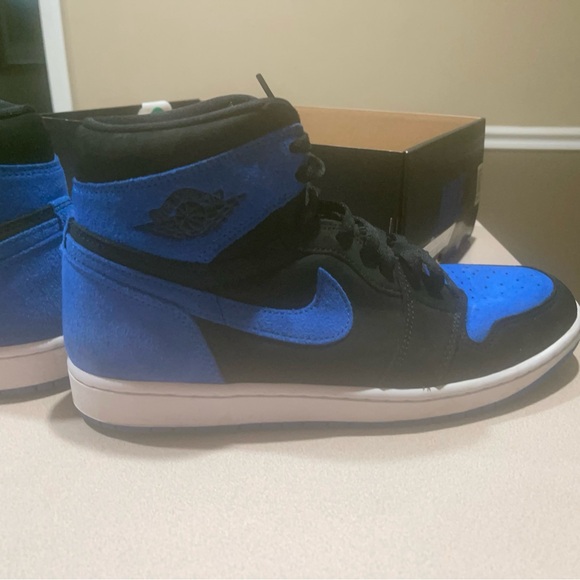 Jordan Other - Good Jordan 1s hightops amazing condition comes with the box